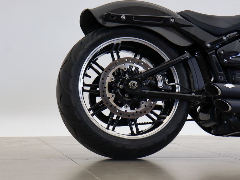 Harley SOFTAIL BREAKOUT FXBRS