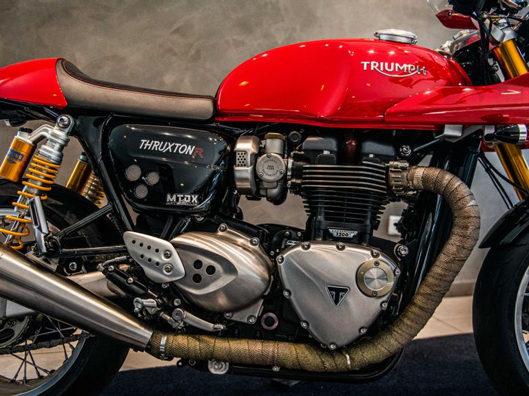 TRIUMPH THRUXTON R