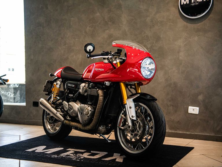 TRIUMPH THRUXTON R