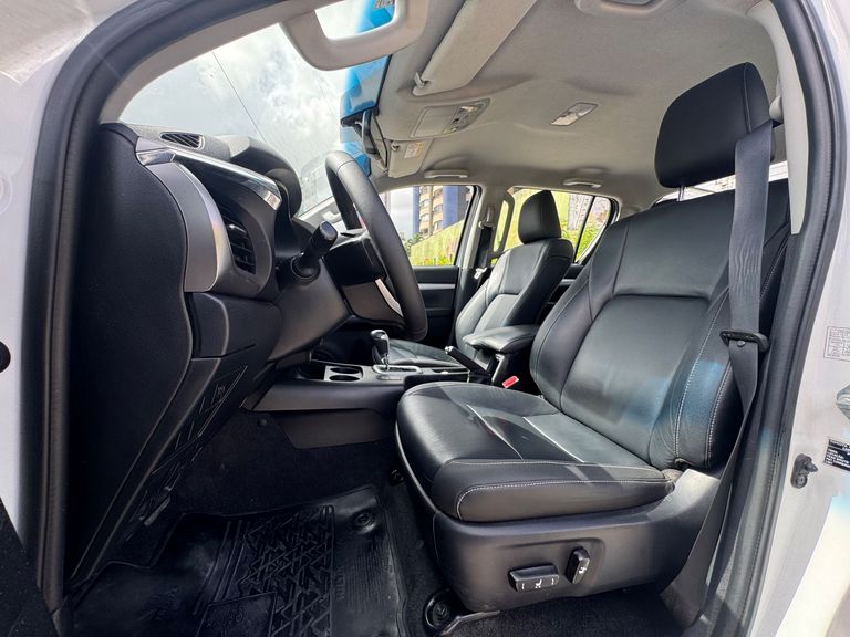 Toyota Hilux CD SRV 4x4 2.8 TDI Diesel Aut.