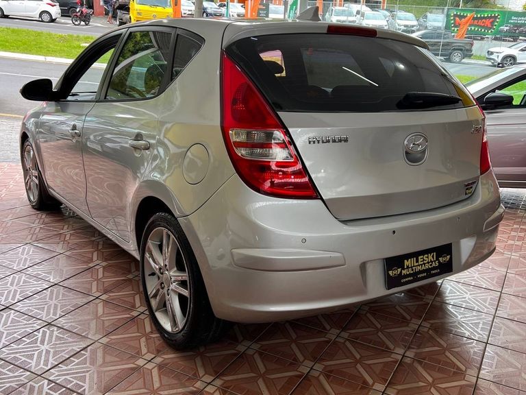 Hyundai i30 2.0 16V 145cv 5p Aut.