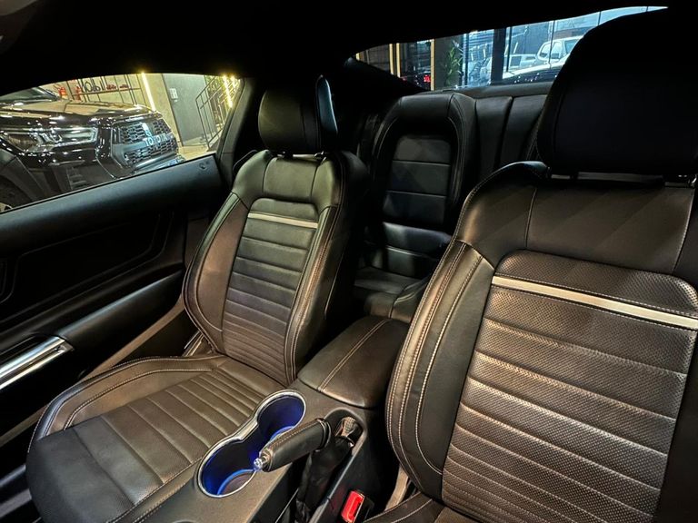 Ford Mustang MACH 1 5.0 V8