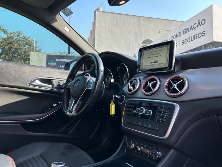 Mercedes CLA-250 Sport 4MATIC 2.0 16V 211cv Aut.