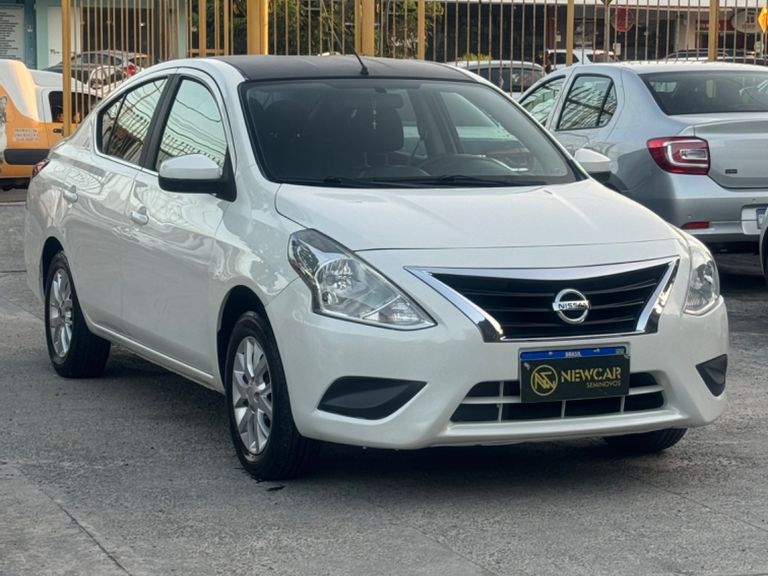 Nissan VERSA SV 1.6 16V FlexStart 4p Mec.