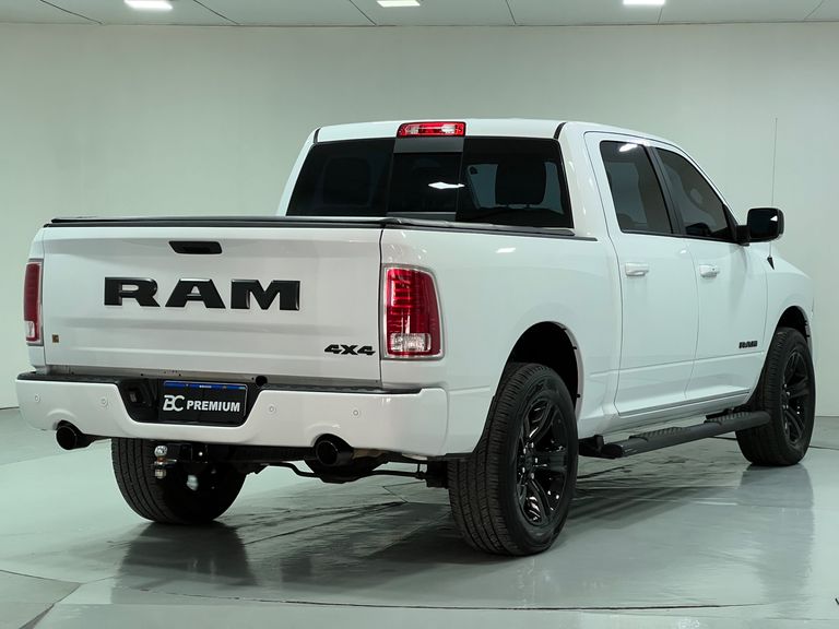 RAM CLASSIC LARAMIE NIGHT ED. 5.7 4X4 Aut.