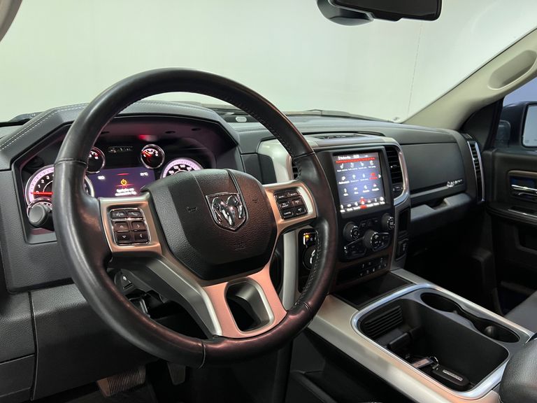 RAM CLASSIC LARAMIE NIGHT ED. 5.7 4X4 Aut.
