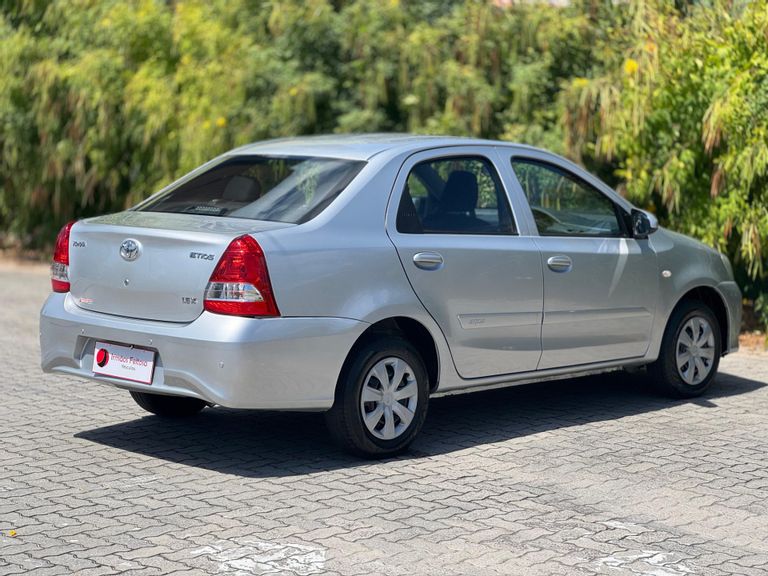 Toyota ETIOS X Sedan 1.5 Flex 16V 4p Aut.