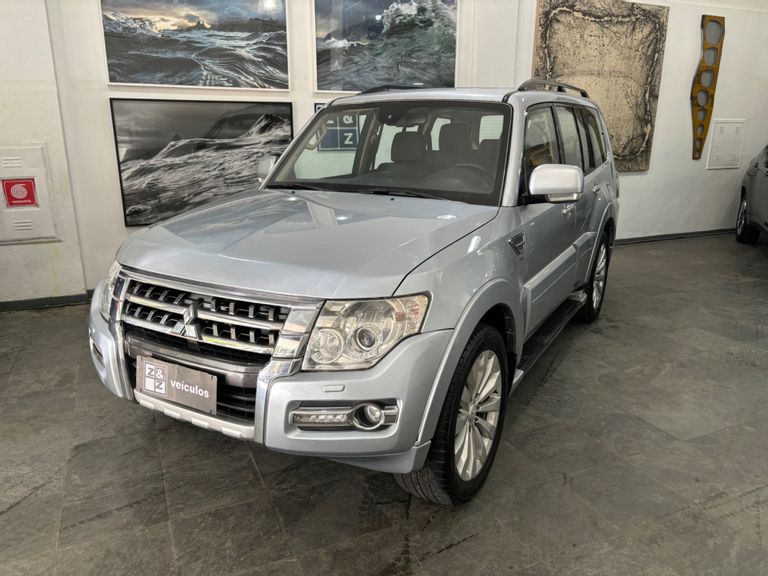 Mitsubishi Pajero HPE Full 3.2 4x4 T.I.Dies. 5p Aut