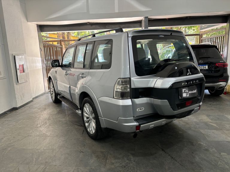 Mitsubishi Pajero HPE Full 3.2 4x4 T.I.Dies. 5p Aut