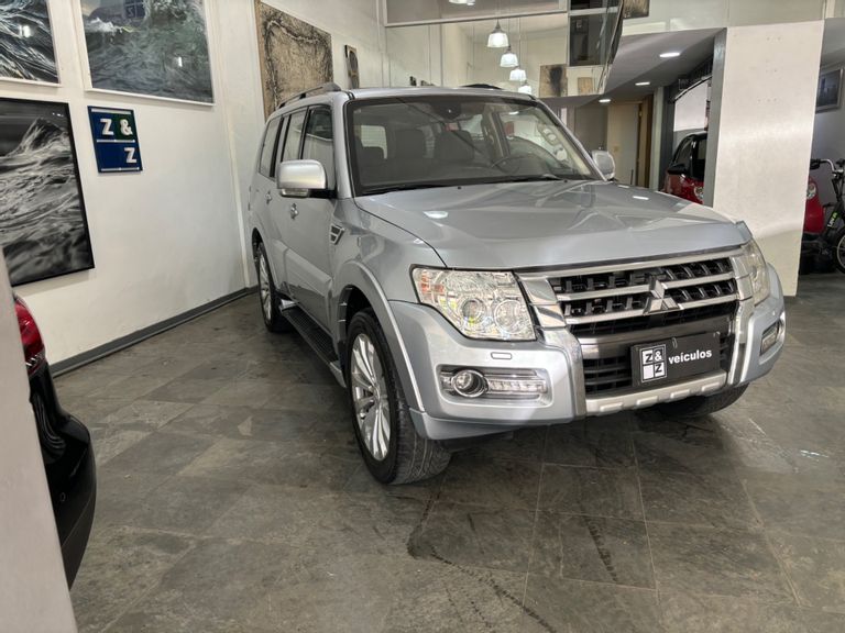 Mitsubishi Pajero HPE Full 3.2 4x4 T.I.Dies. 5p Aut