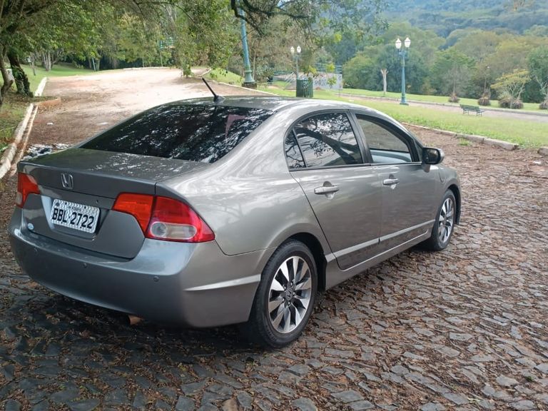 Honda Civic Sedan LXS 1.8/1.8 Flex 16V Aut. 4p