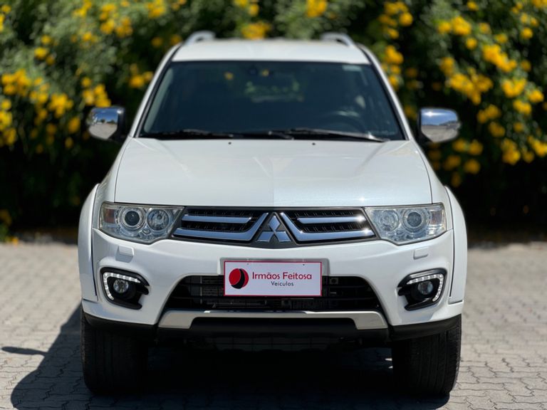 Mitsubishi Pajero HPE 3.2 4x4 T.I. Dies. 5p Aut.