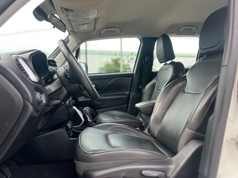 Jeep Renegade Longitude 1.8 4x2 Flex 16V Aut.