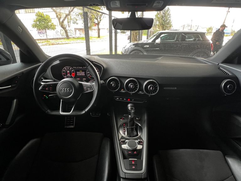 Audi TT 2.0 16v TFSI S-Tronic