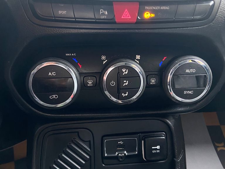 Jeep Renegade Longitude 1.8 4x2 Flex 16V Aut.