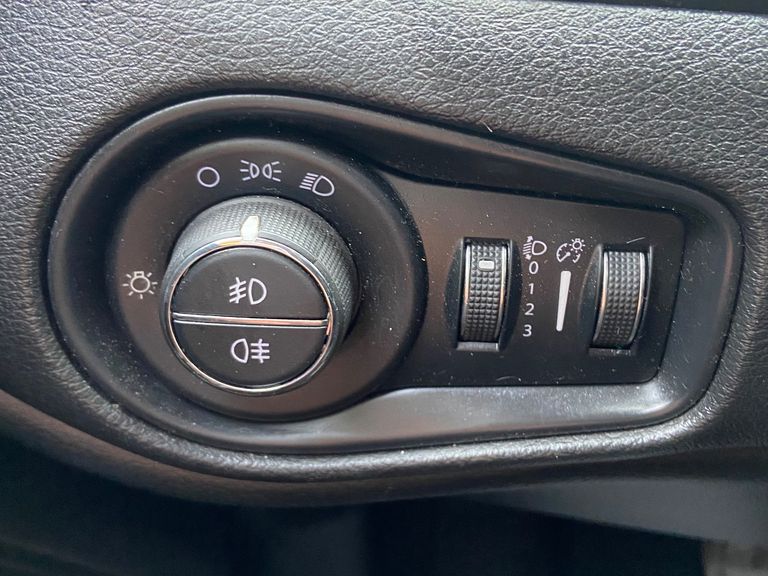 Jeep Renegade Longitude 1.8 4x2 Flex 16V Aut.