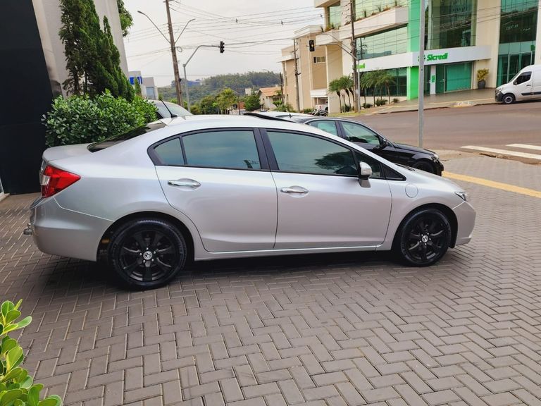 Honda Civic Sedan EXS 1.8/1.8 Flex 16V Aut. 4p