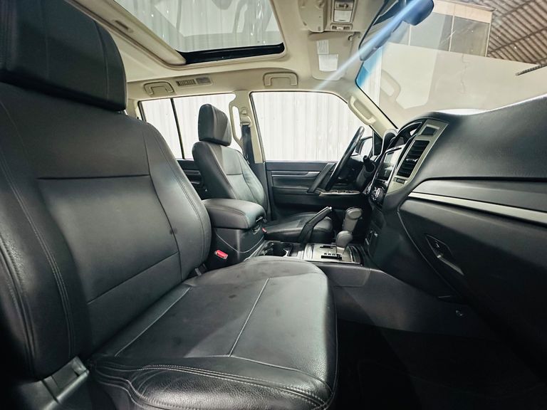 Mitsubishi Pajero HPE Full 3.2 4x4 T.I.Dies. 5p Aut