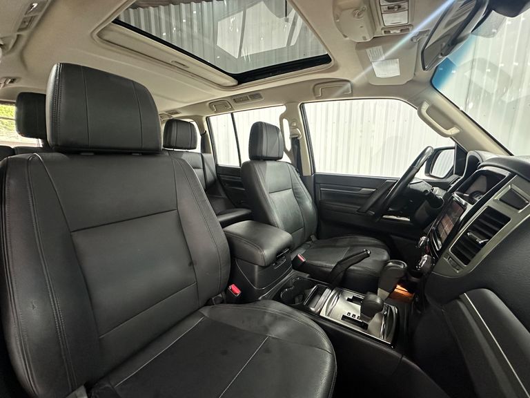 Mitsubishi Pajero HPE Full 3.2 4x4 T.I.Dies. 5p Aut