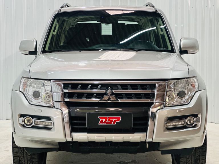 Mitsubishi Pajero HPE Full 3.2 4x4 T.I.Dies. 5p Aut
