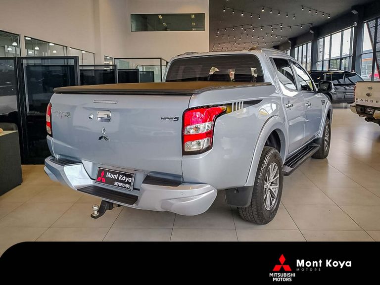 Mitsubishi L200 Triton Sport HPE-S 2.4 CD Dies. Aut