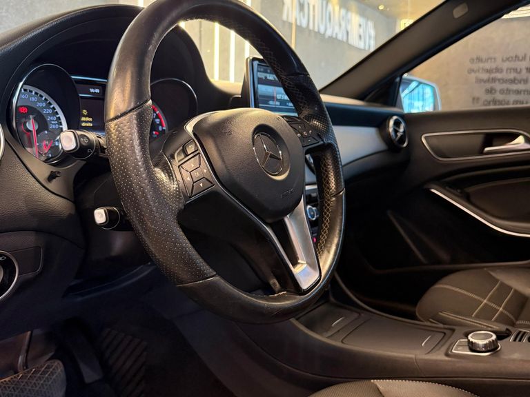 Mercedes GLA 200 Vision 1.6/1.6 TB 16V Flex Aut.