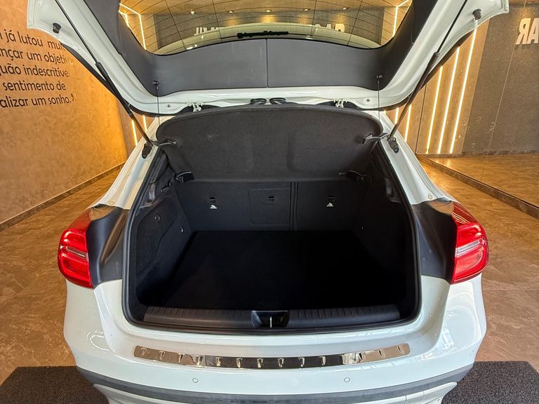 Mercedes GLA 200 Vision 1.6/1.6 TB 16V Flex Aut.