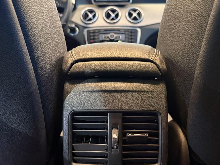 Mercedes GLA 200 Vision 1.6/1.6 TB 16V Flex Aut.