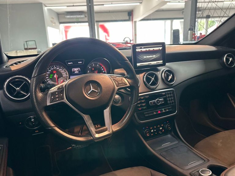 Mercedes GLA 250 Sport 2.0 TB 16V 4x2  211cv Aut.