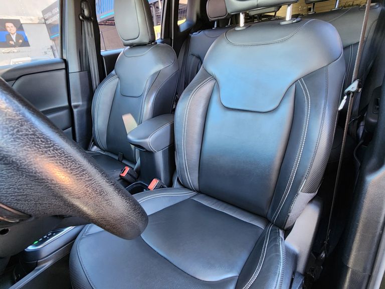 Jeep Renegade Longitude 1.8 4x2 Flex 16V Aut.