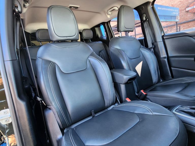 Jeep Renegade Longitude 1.8 4x2 Flex 16V Aut.