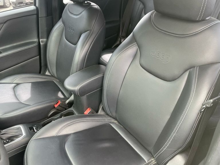 Jeep Renegade Sport 1.8 4x2 Flex 16V Aut.