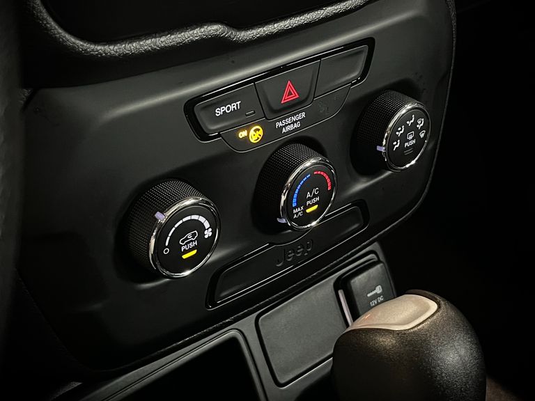 Jeep Renegade STD 1.8 4x2 Flex 16v Aut.