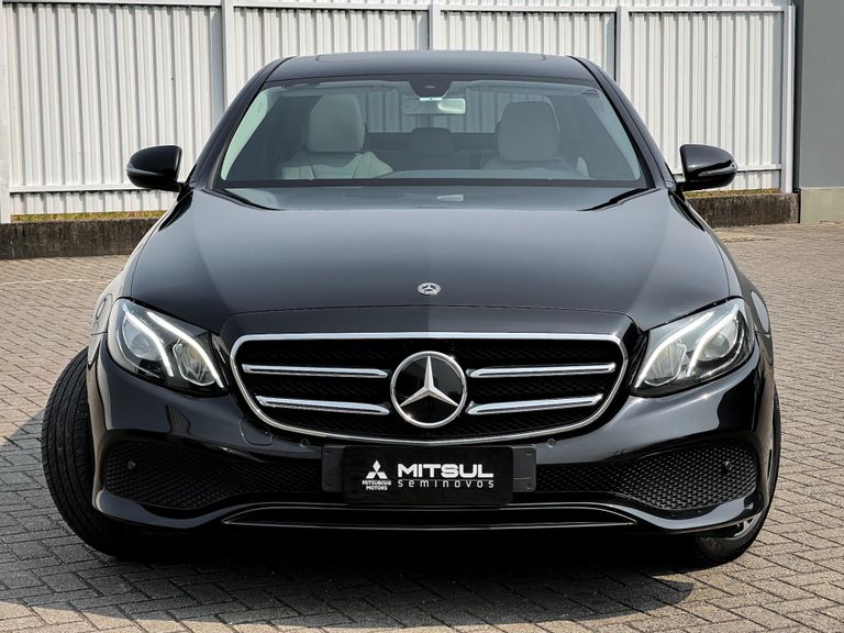 Mercedes E-300 Avantgarde 2.0 TB 258cv Aut.