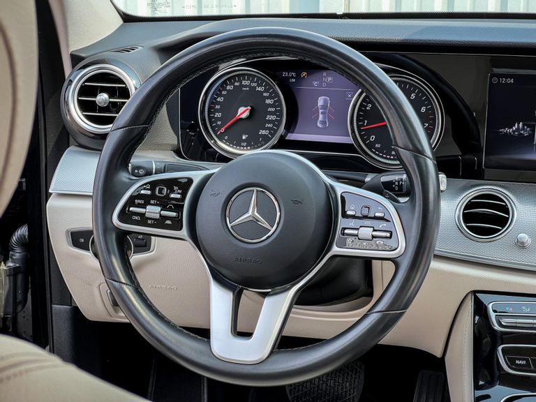 Mercedes E-300 Avantgarde 2.0 TB 258cv Aut.