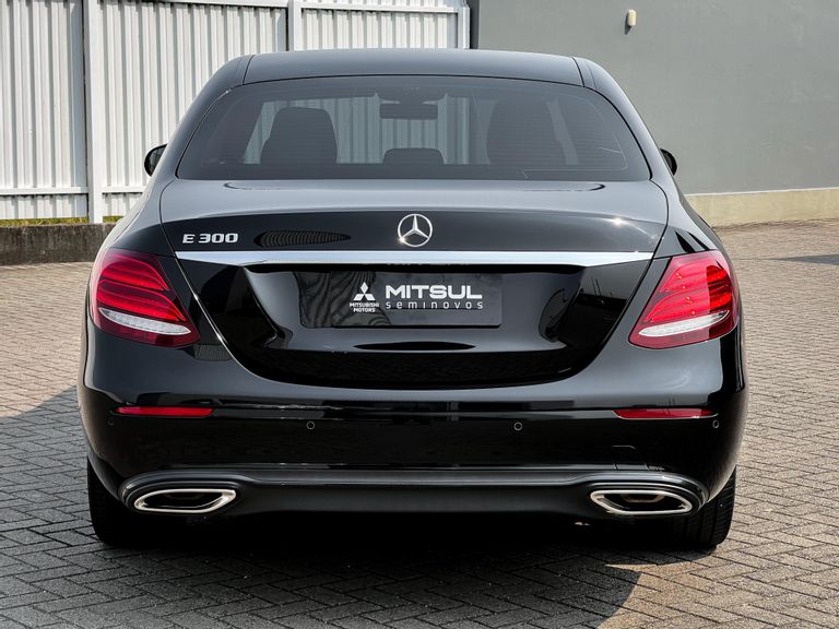 Mercedes E-300 Avantgarde 2.0 TB 258cv Aut.