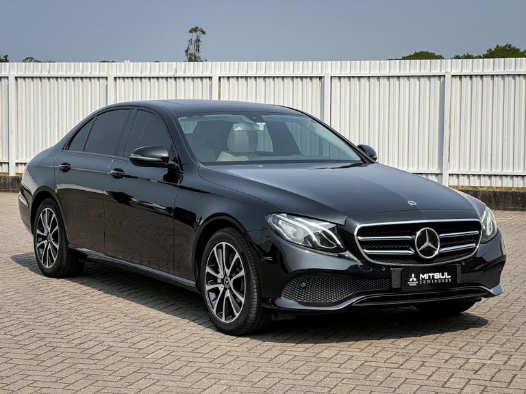 Mercedes E-300 Avantgarde 2.0 TB 258cv Aut.