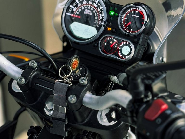 Royal Enfield Himalayan 411 EFI