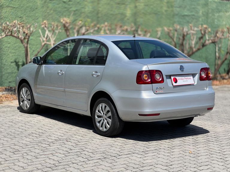 VolksWagen Polo Sedan 1.6 Mi Total Flex 8V 4p