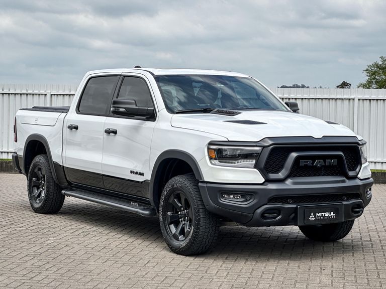 RAM 1500 REBEL 5.7 HEMI CD V8 4x4 Aut.