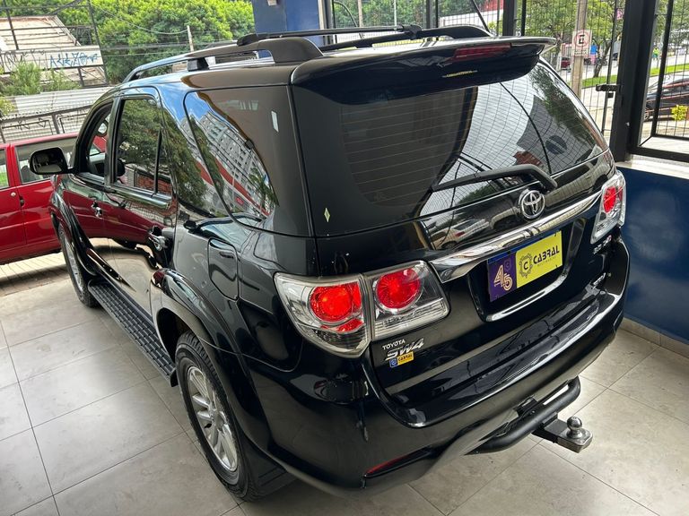 Toyota Hilux SW4 SRV D4-D 4x4 3.0 TDI Dies. Aut