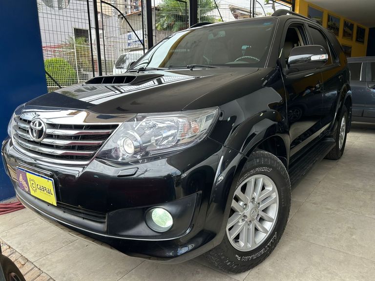 Toyota Hilux SW4 SRV D4-D 4x4 3.0 TDI Dies. Aut