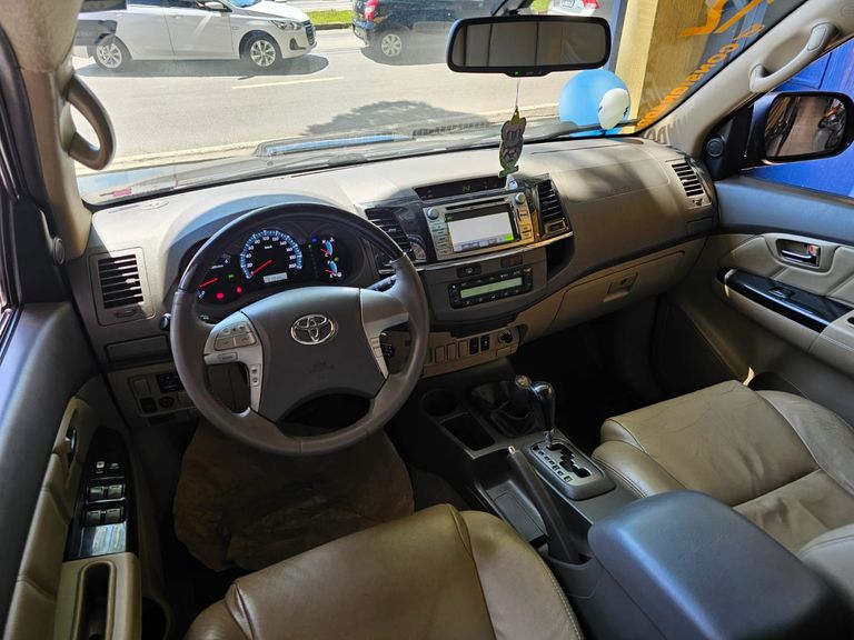 Toyota Hilux SW4 SRV D4-D 4x4 3.0 TDI Dies. Aut