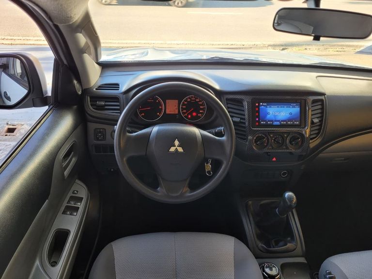 Mitsubishi L200 Triton Sport GLX 2.4 CD Diesel Mec.