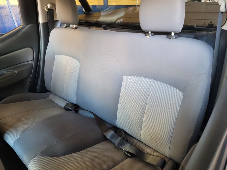 Mitsubishi L200 Triton Sport GLX 2.4 CD Diesel Mec.