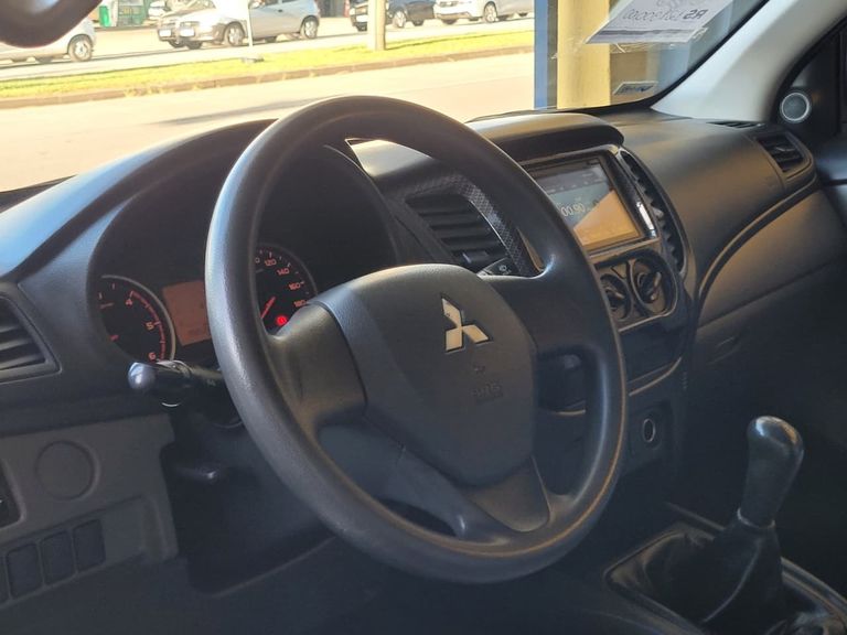 Mitsubishi L200 Triton Sport GLX 2.4 CD Diesel Mec.