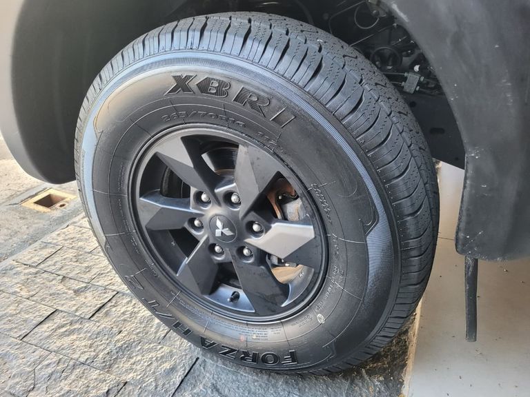 Mitsubishi L200 Triton Sport GLX 2.4 CD Diesel Mec.