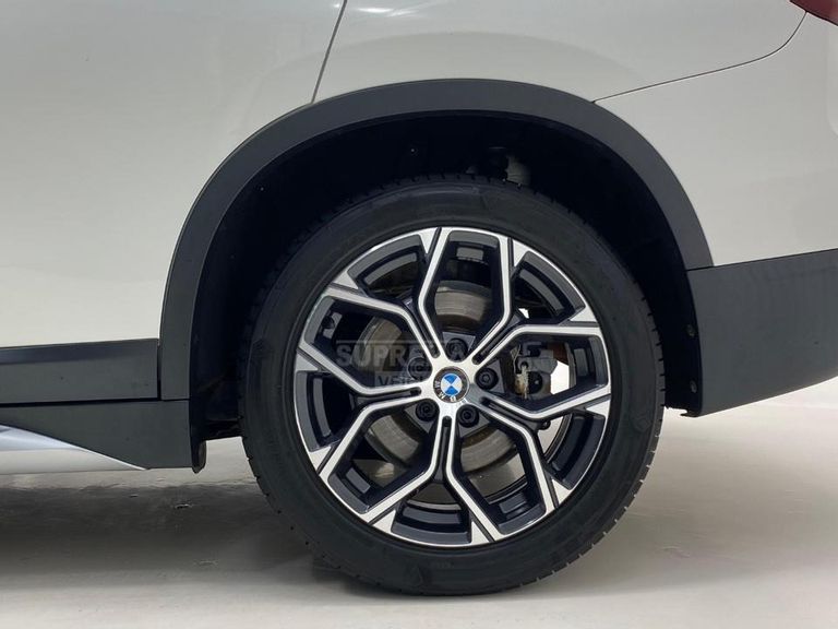 BMW X1 SDRIVE 20i X-Line 2.0 TB Active Flex