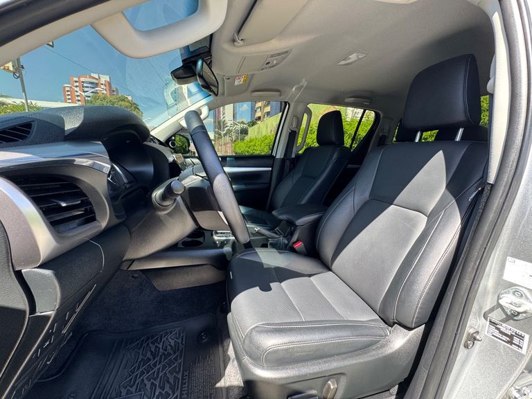 Toyota Hilux CD SRX 4x4 2.8 TDI 16V Diesel Aut.