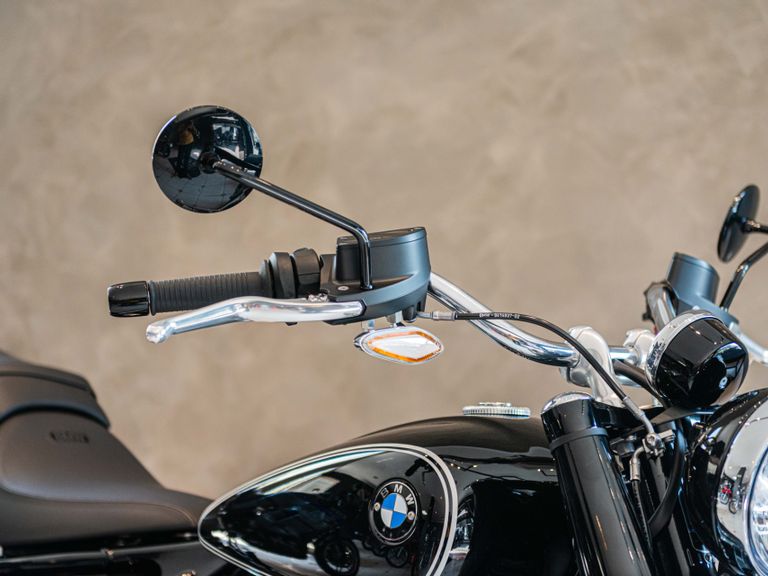 BMW R 18